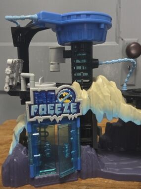 Fisher-Price Ice Freeze Playset - Blue, Light Blue, Purple, Cream, Black